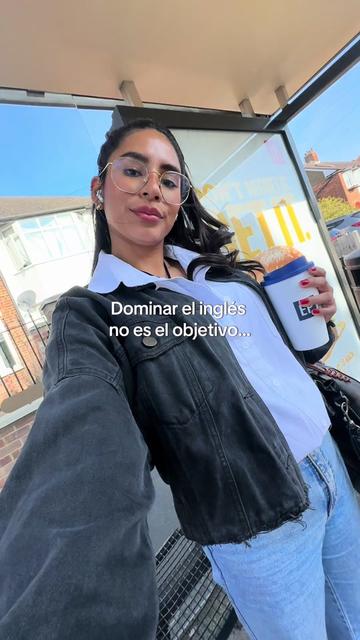 @MilaTakesLondon