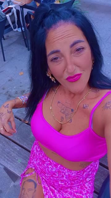 @ana cabello