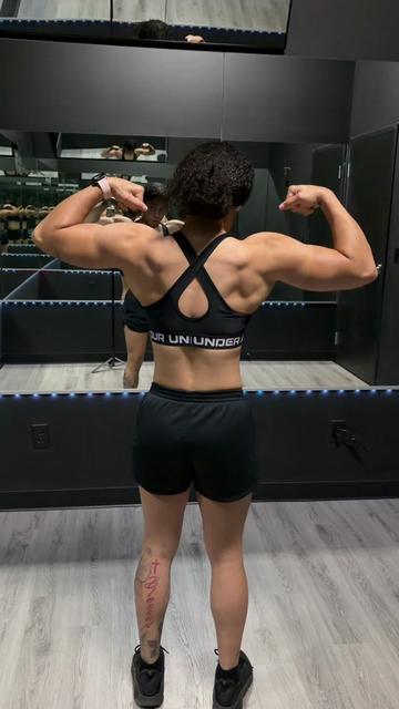 @girlsloveplayy
