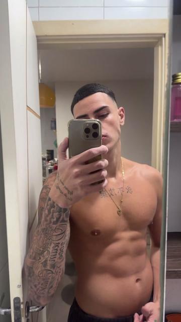 @Brando23