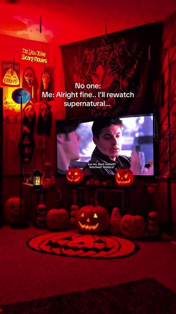 @Spooky Sara🦇🎃