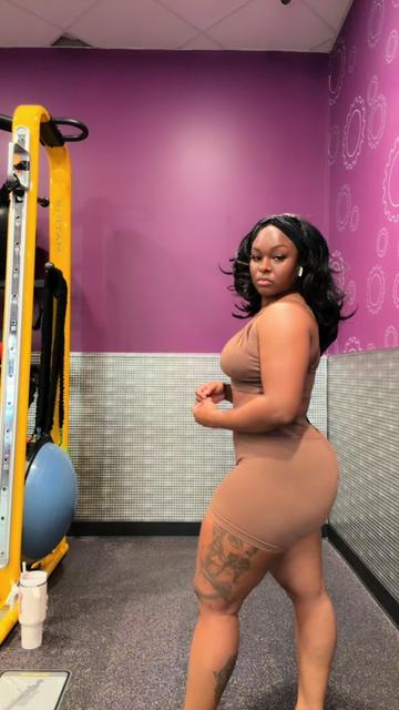 @Essence La’Rue