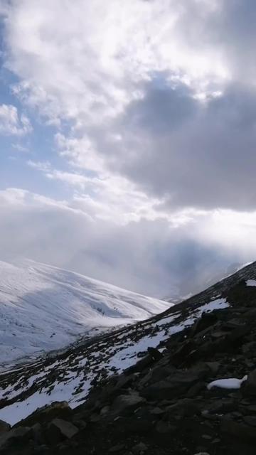 @Travel_with_Waqas