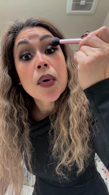 @Blingedbysonia