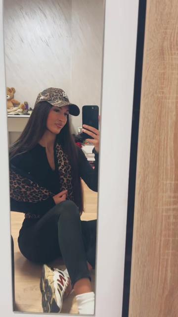 @issidorraaaaa