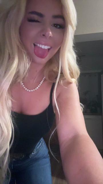 @Valianna Rose
