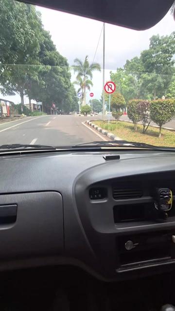 @Guru mengemudi | Helmi