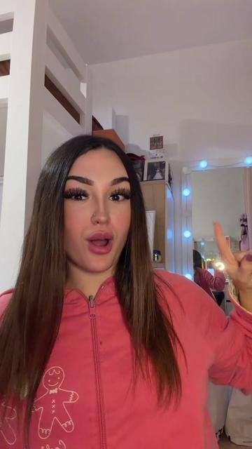 @caarlaaxx_
