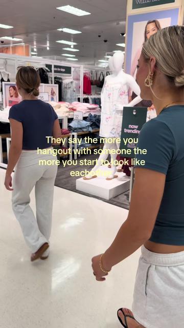 @caitlynnavery