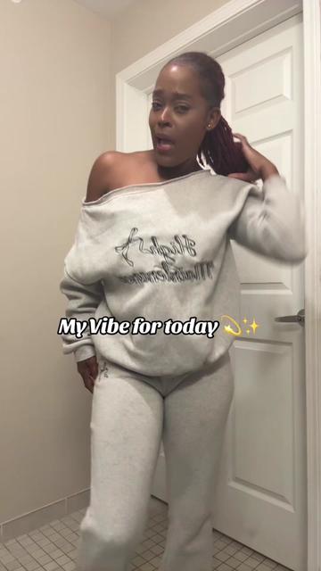 @deedivinegoddess