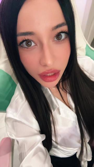 @Arina💕