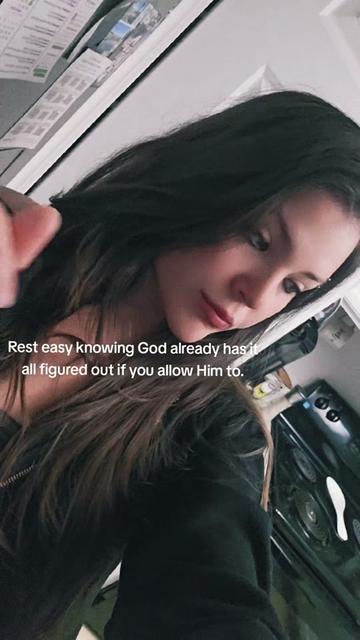 @RosiiKayy🥀🕸