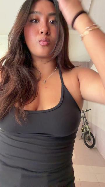 @JULIA QUYNH