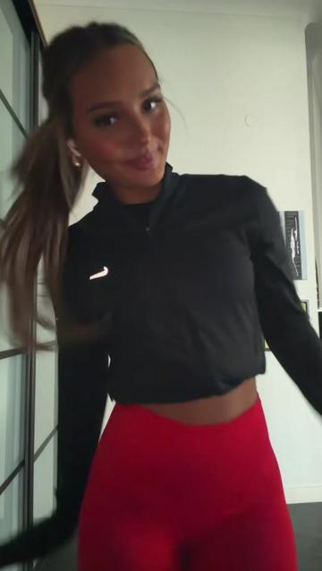 @OLIVIA JONSSON