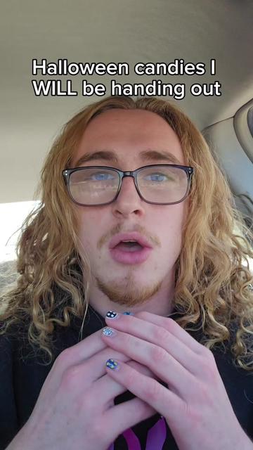 @GoldieGl0cks