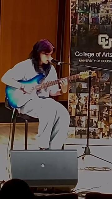 @Julez 🙀 🎸