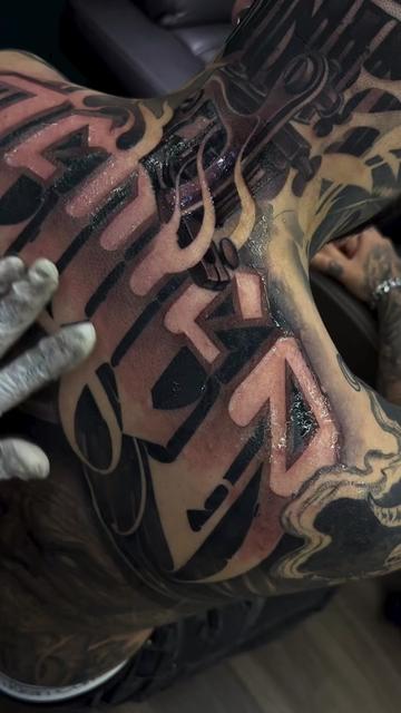 @d_world_of_ink