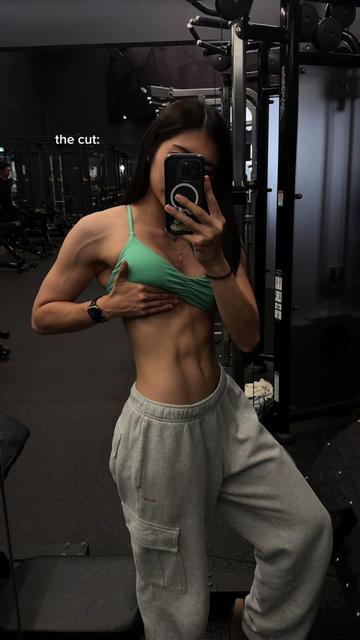 @raechelklifts