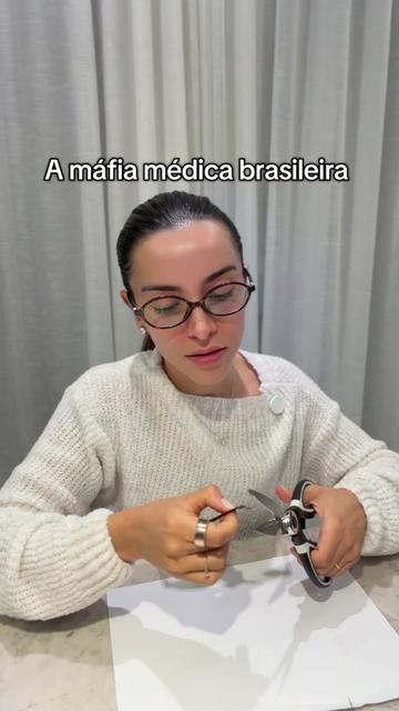 @Dra Julia Vasconcellos