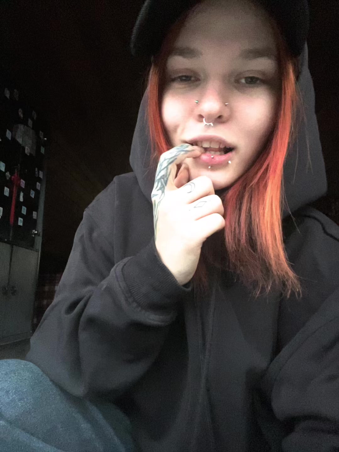 @Буть рядом прошу🥀