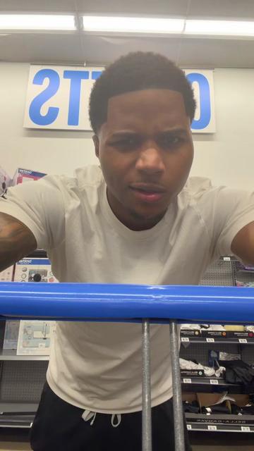 @_deewho