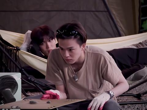 @만자