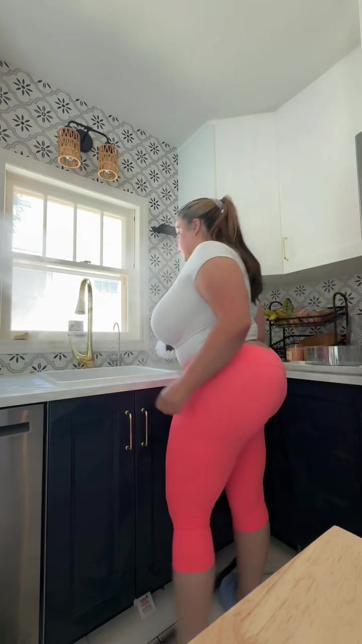 @iloveteniah
