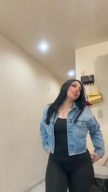@Itzel Glz👑✨