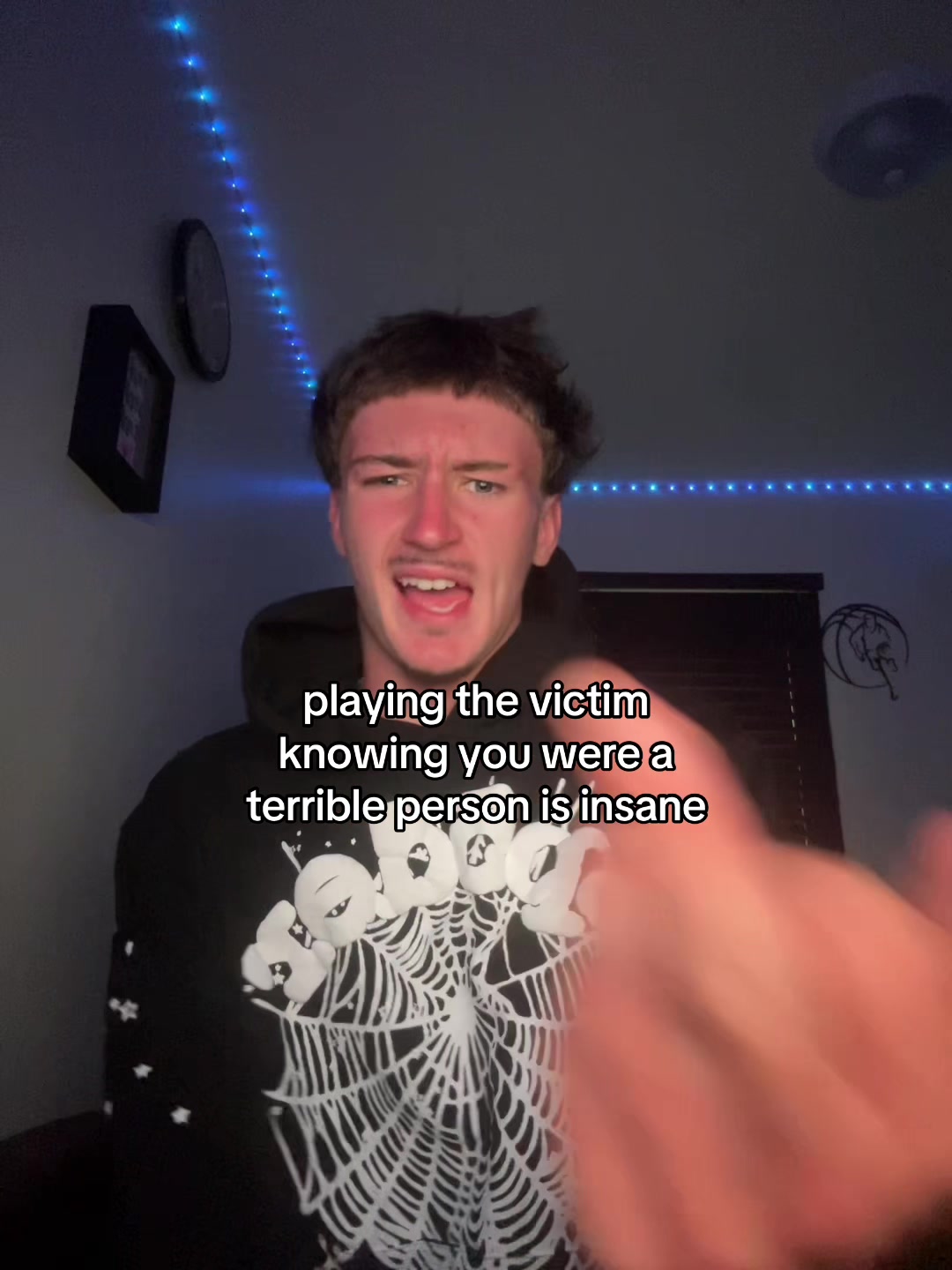 @𝐉𝟐𝐑