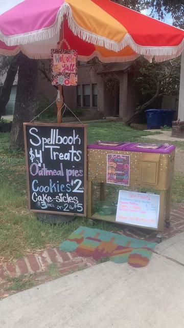 @Spell_BookTreats