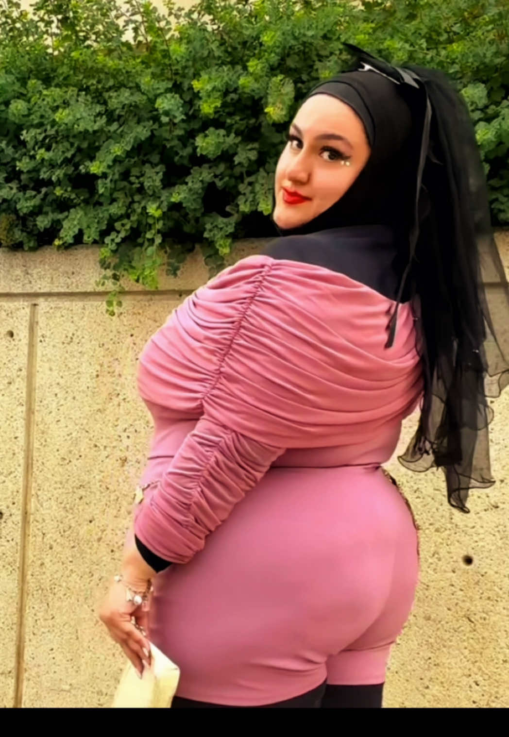 @sogand | 🧠health + 👠🎨🌿🐾📸