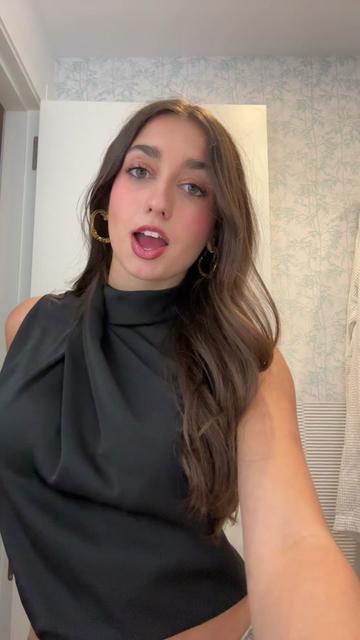 @Carlotaa