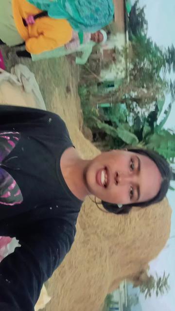 @👑pinky pahari 🍁💚🥀