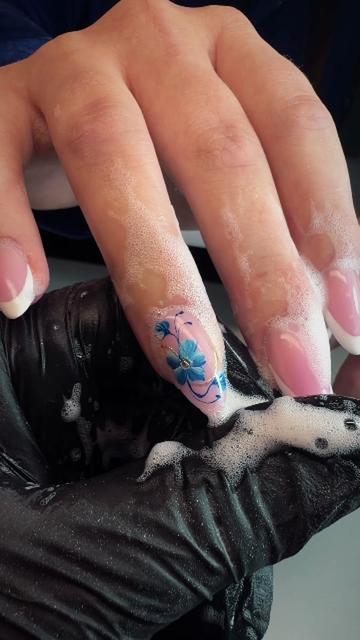 @ViolaViolett_NailArtist