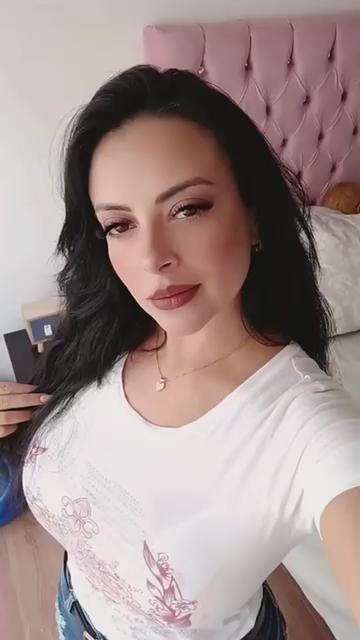 @AntonellaBlakeOFicial🌷🫰🏼