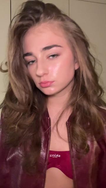 @SlaYvic girl Lilly