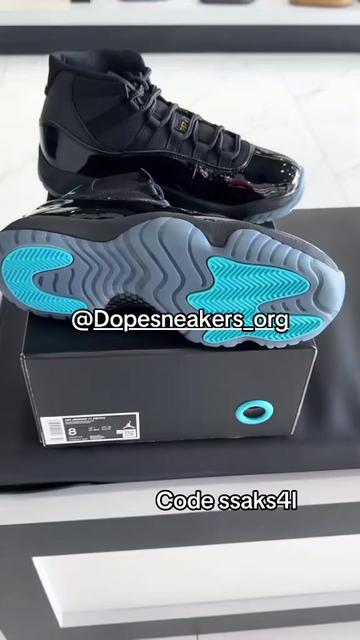 @⃟