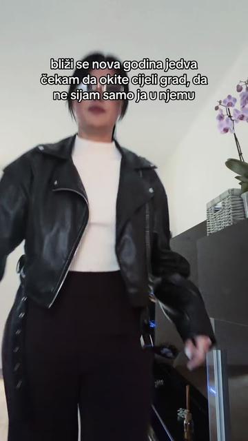 @Bella