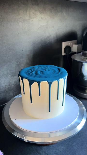 @SinderellaBakes