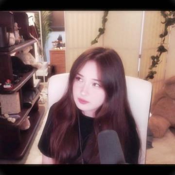 @୨୧ zzztinakitten
