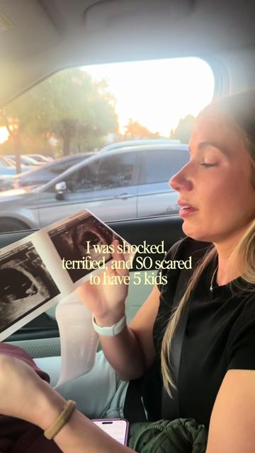 @Emily | Twin Mom + 3