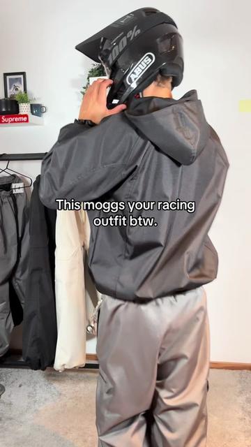 @Threadspants