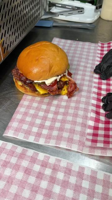 @JUST BURGERS