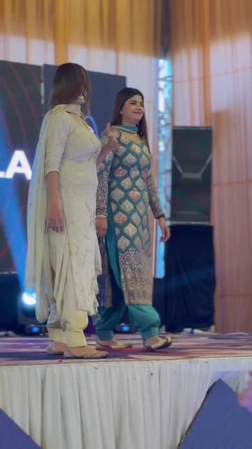 @Aj_Malika011