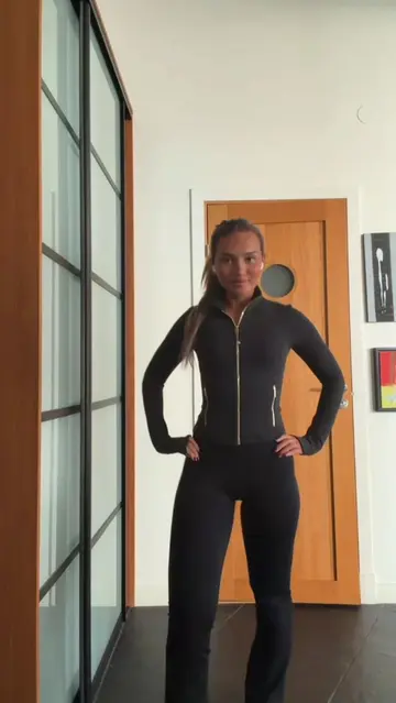 @OLIVIA JONSSON