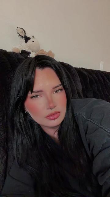 @Makala 🕯️🦇🥀