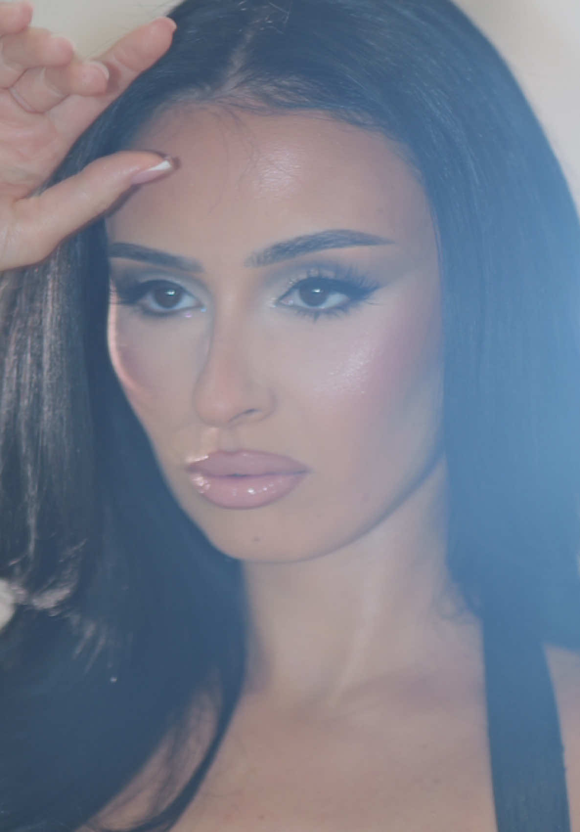 @MAKEUPBYYLLKE