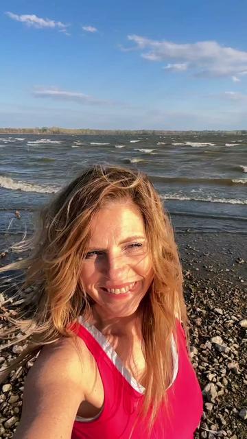 @Julie 🌾The Midwest Farm Girl