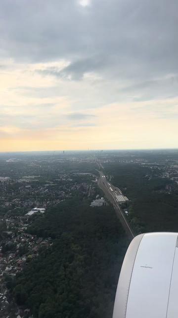 @Kellianeflies🛫