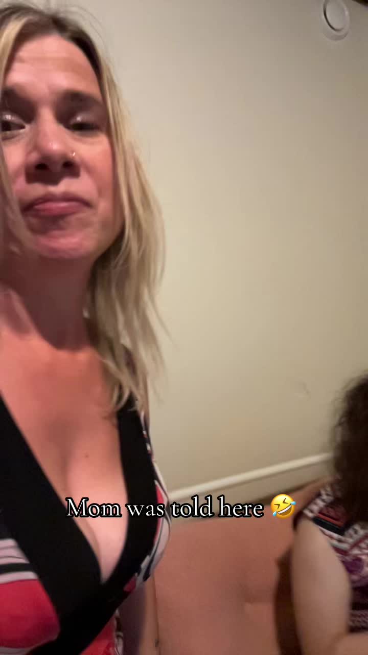 @Hotmomvibes